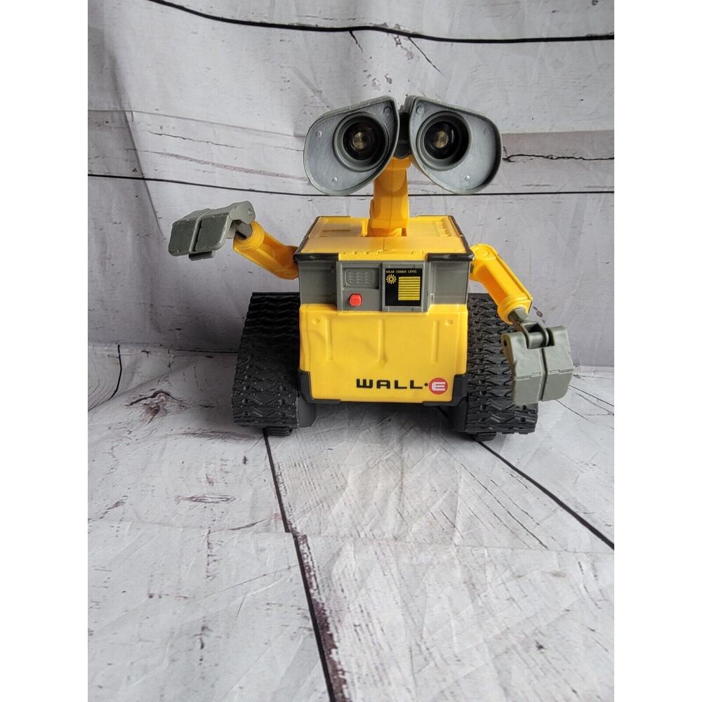 Disney Pixar Hello WALL-E Remote Control Robot (No Remote) Works